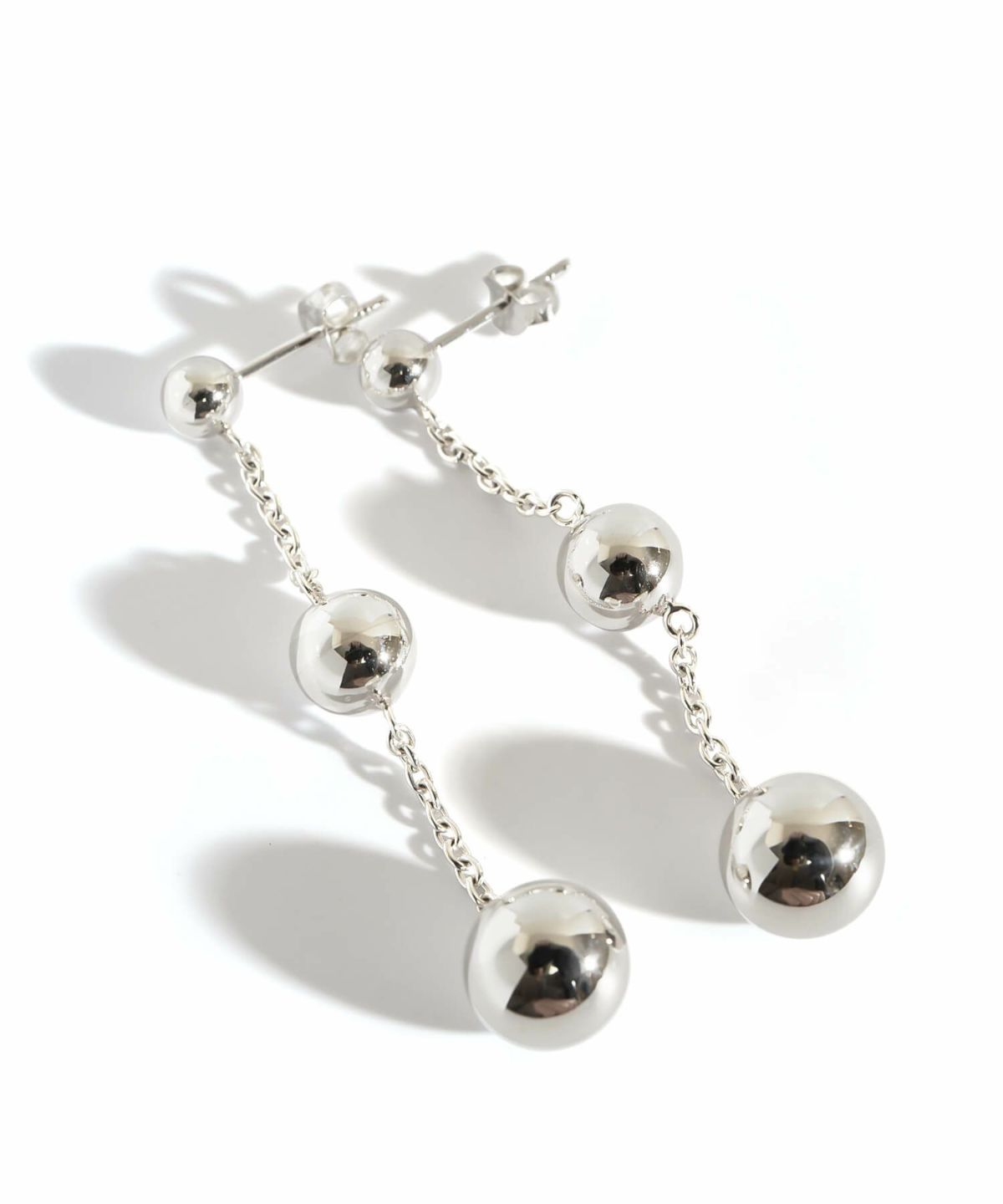 揺れる ピアス 金属アレルギー対応 かわいい シルバー ゴールド 18K仕上げ 【BAO バオ】 大きめ 大ぶり ボール チェーン ピアス シルバー925 両耳用 チェーンピアス ピアス カジュアル フォーマル おしゃれ