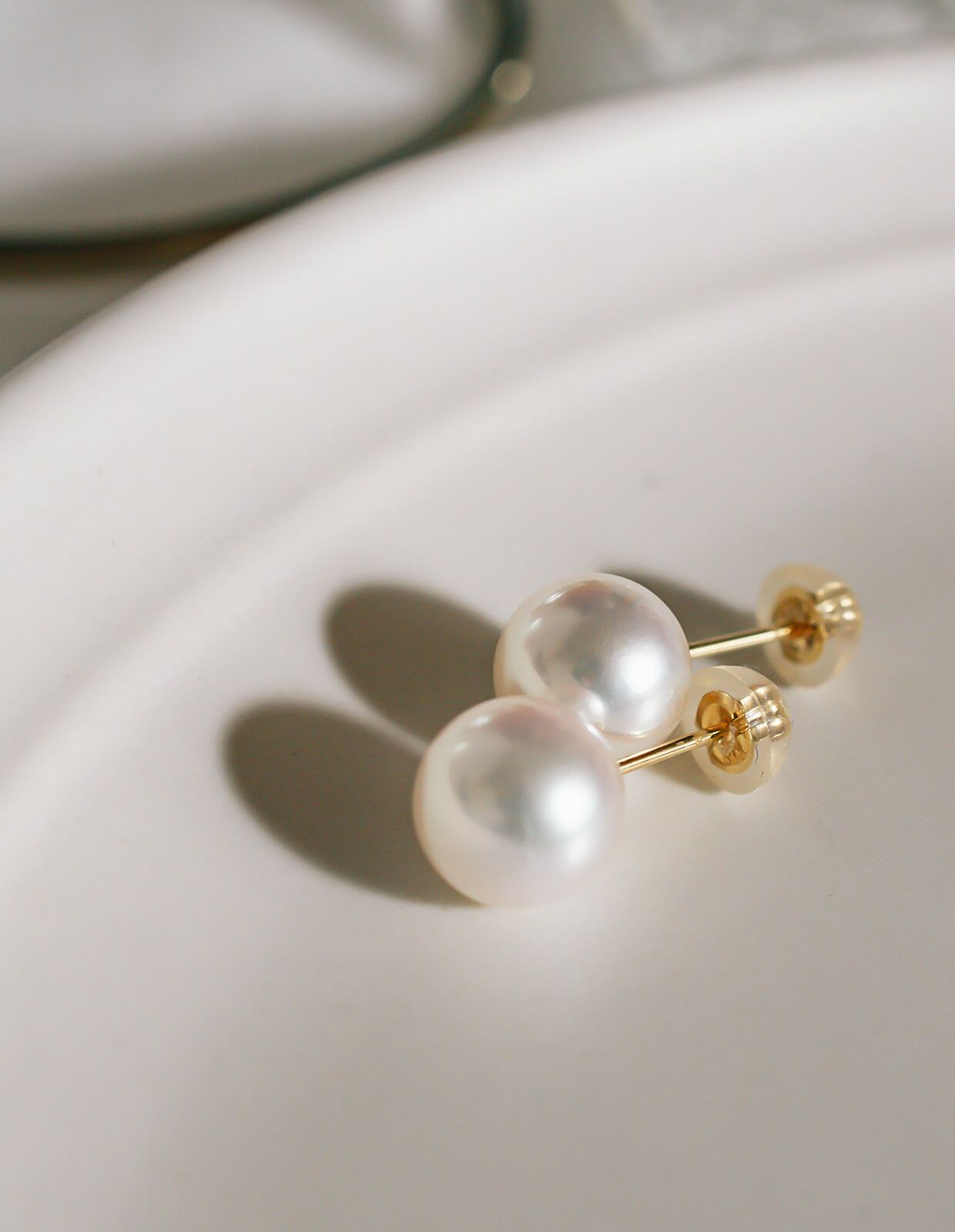 K18 8.5mm-9mm High Quality Akoya Pearl Stud Earrings -デオラ 