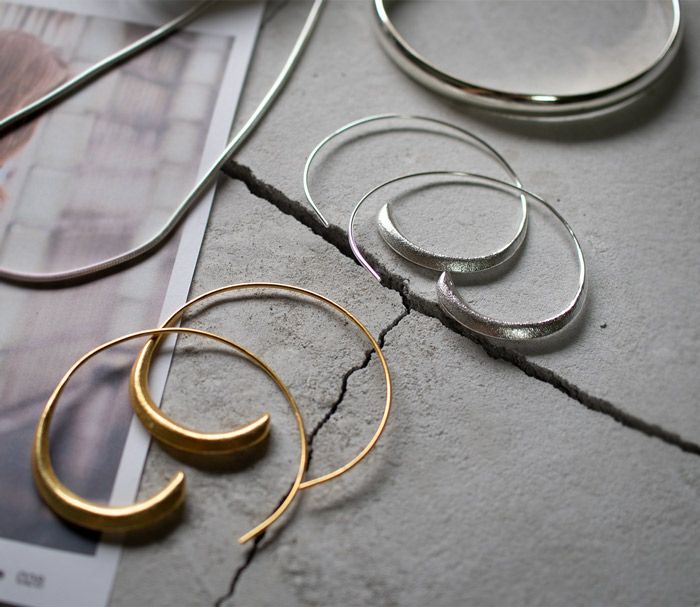 大ぶり 金属アレルギー 安心 シルバー925 ピアス ゴールド ピアス フープ 大ぶり ピアス シンプル レディース 18k仕上げ ピアス 揺れる 派手 個性 レトロ 大人 可愛い ピアス カジュアル フォーマル フックピアス 大人 可愛い おしゃれ