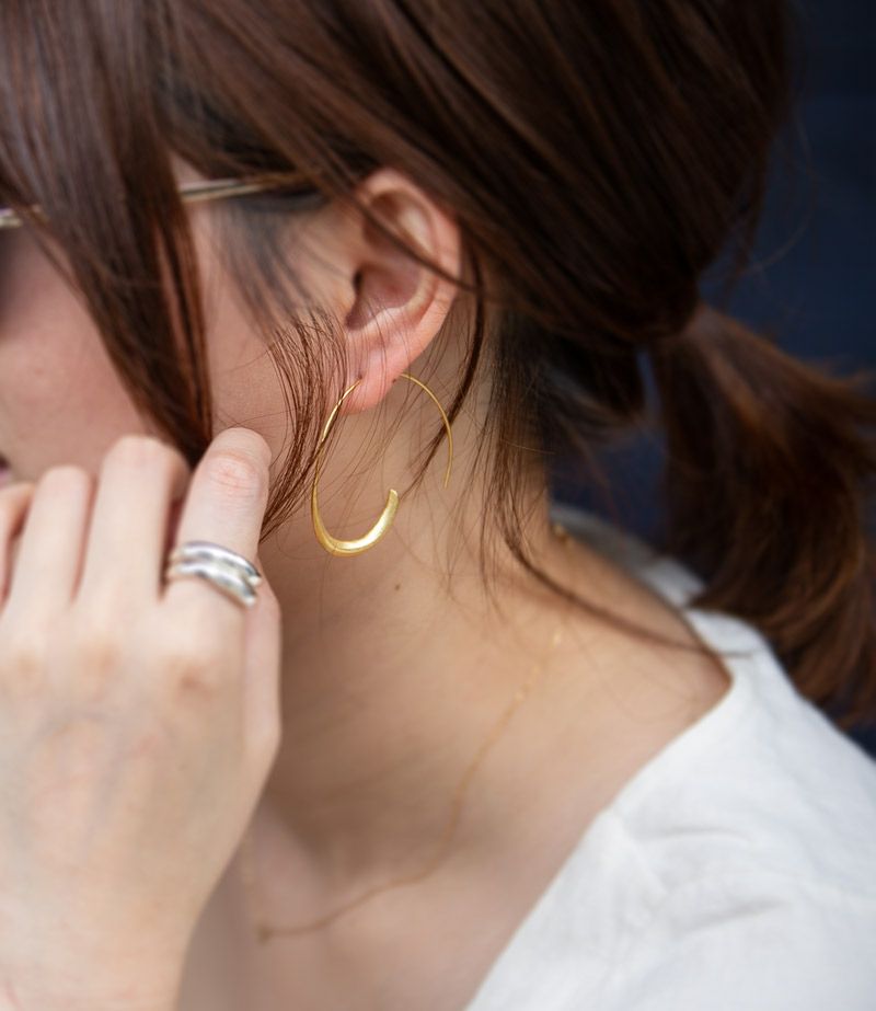 大ぶり 金属アレルギー 安心 シルバー925 ピアス ゴールド ピアス フープ 大ぶり ピアス シンプル レディース 18k仕上げ ピアス 揺れる 派手 個性 レトロ 大人 可愛い ピアス カジュアル フォーマル フックピアス 大人 可愛い おしゃれ