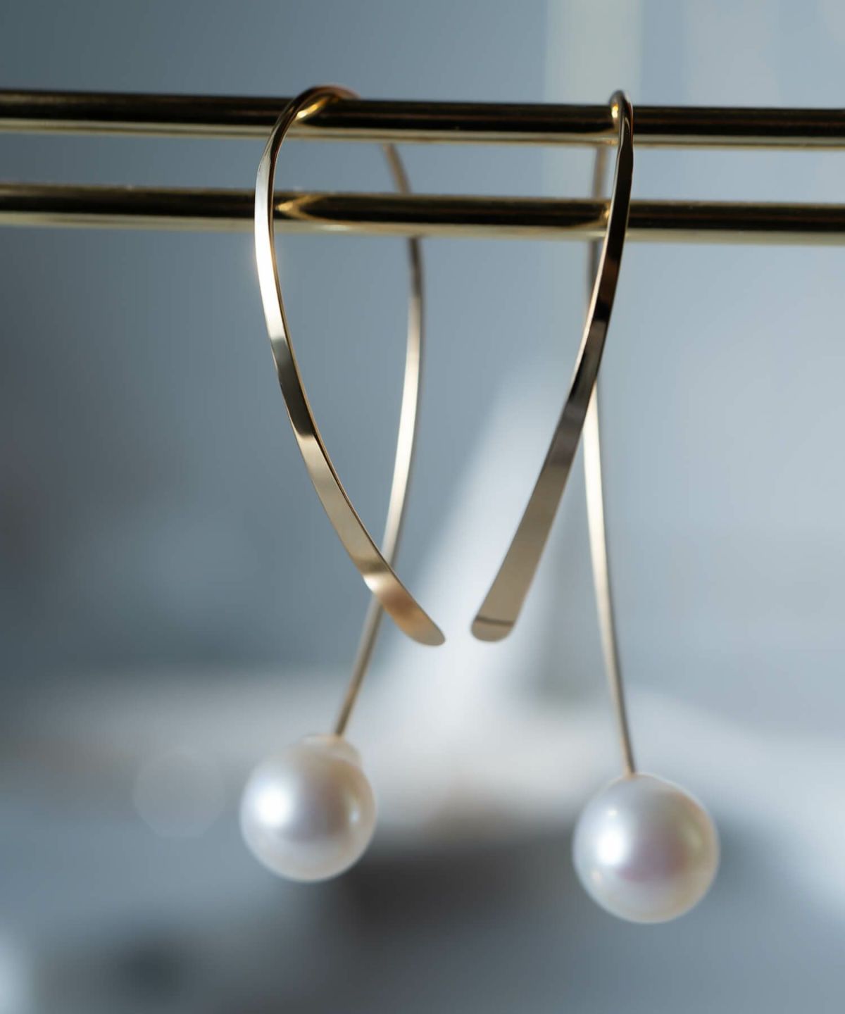 18k ピアス フープ 揺れる 18金 ピアス k18 ピアス 18金 日本製 甲府ブランド・ドラマ衣装協力品 金属アレルギー 対応 レディース ジュエリー アクセサリー フープピアス フックピアス ラインピアス 大きめ カジュアル おしゃれ