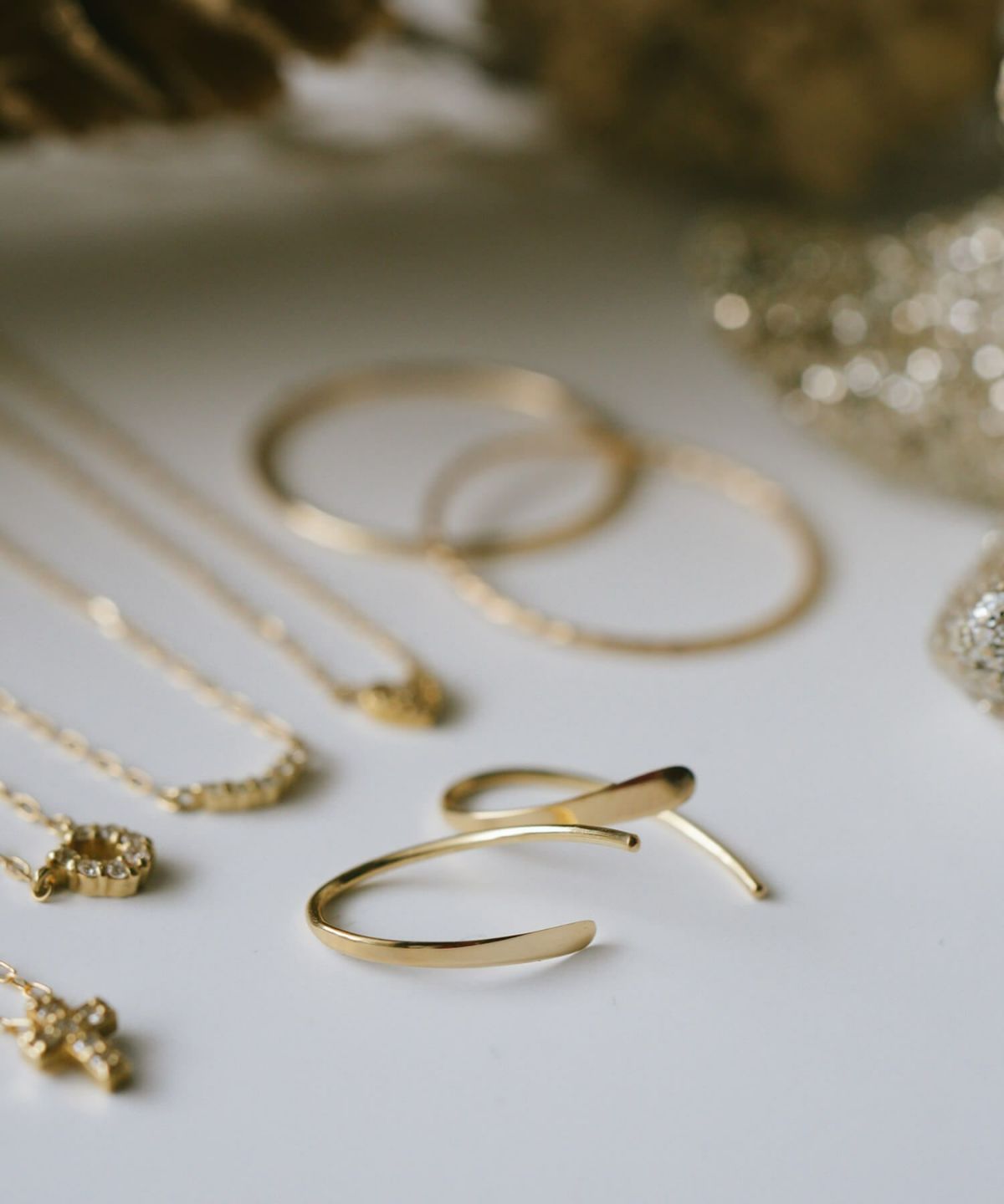 18k ピアス フープ つけっぱなし 小さめ 18金 K18 日本製・甲府ブランド 金属アレルギー 対応 レディース ジュエリー アクセサリー プレゼント フープピアス フックピアス 揺れる ラインピアス カジュアル おしゃれ ゴールドピアス