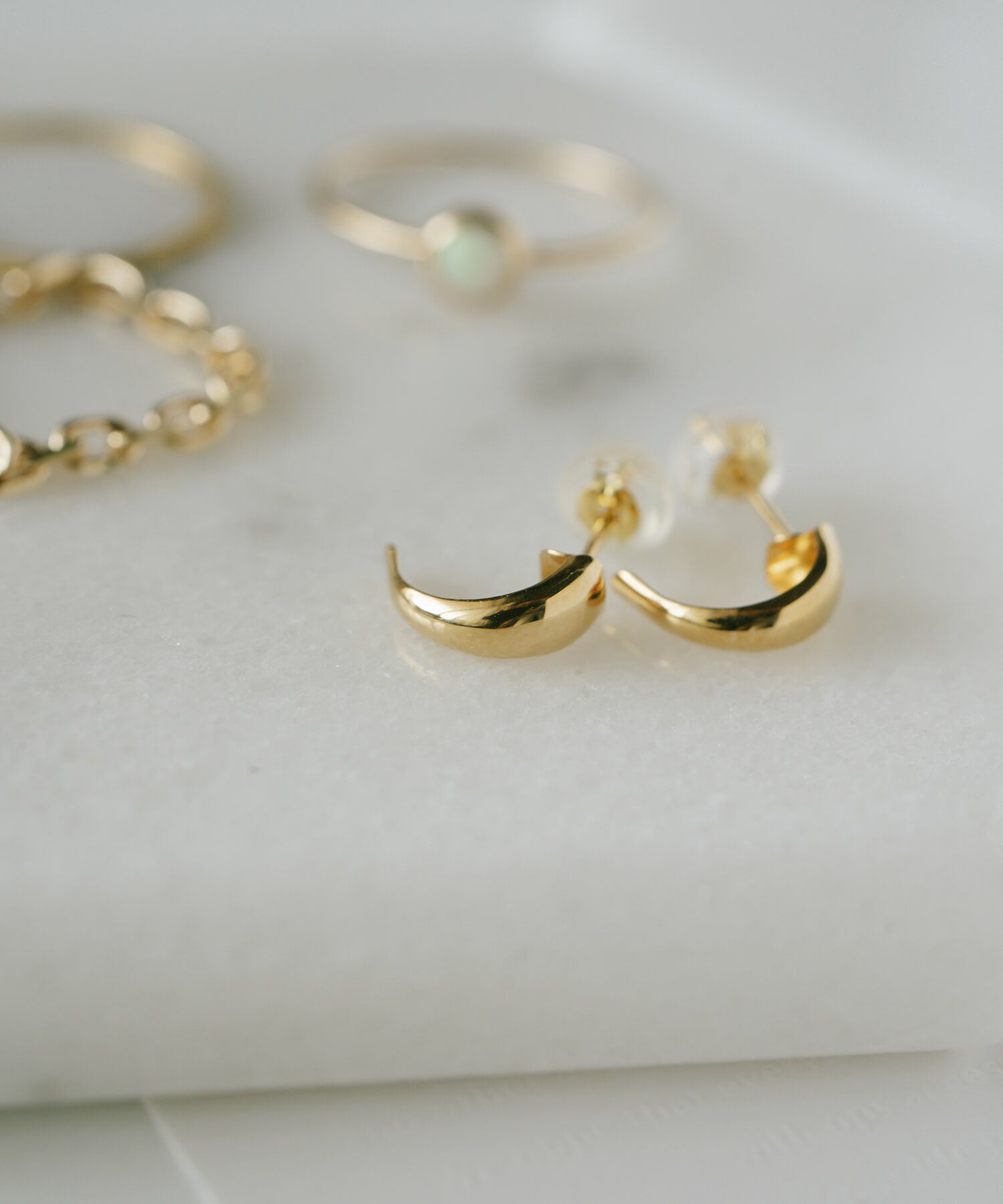 18k ピアス  三日月 ピアス 18金 つけっぱなし 国内甲府ブランド k18 18金 つけっぱなしピアス レディース ジュエリー ブランド アクセサリー プレゼント 小さめ