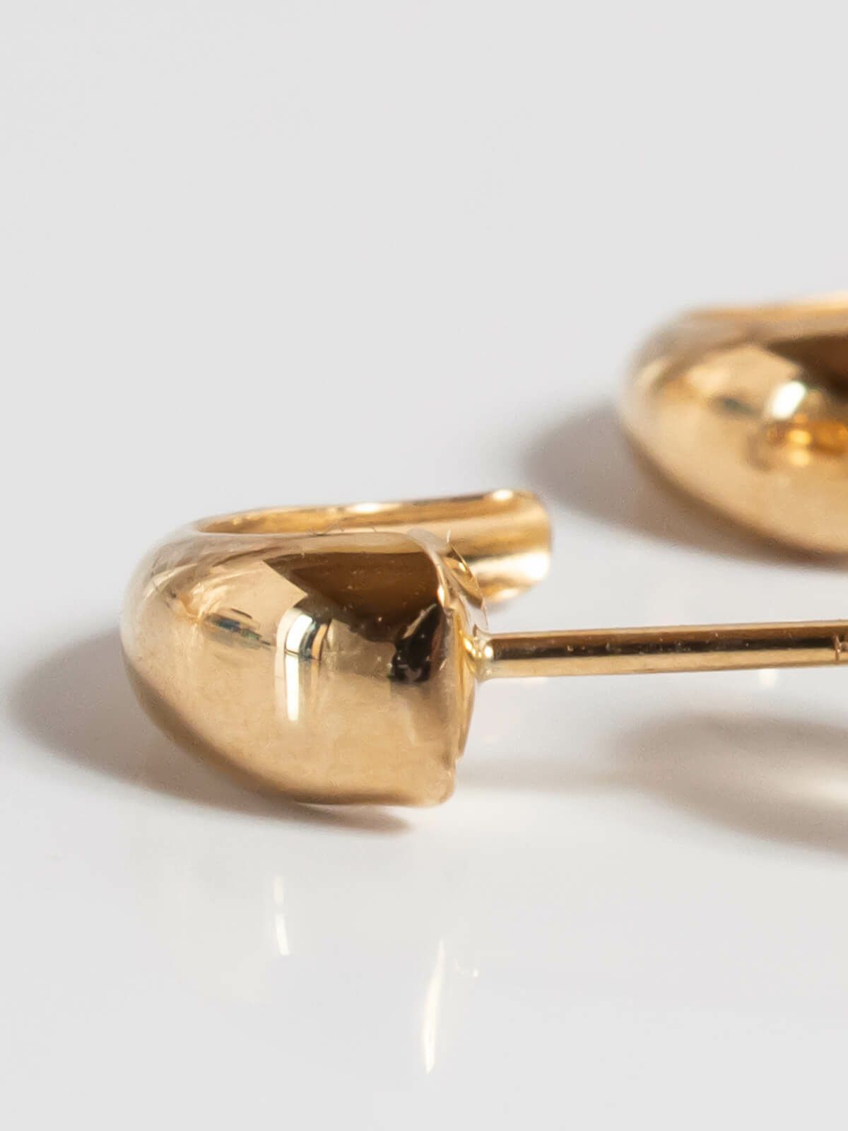 18k ピアス  三日月 ピアス 18金 つけっぱなし 国内甲府ブランド k18 18金 つけっぱなしピアス レディース ジュエリー ブランド アクセサリー プレゼント 小さめ