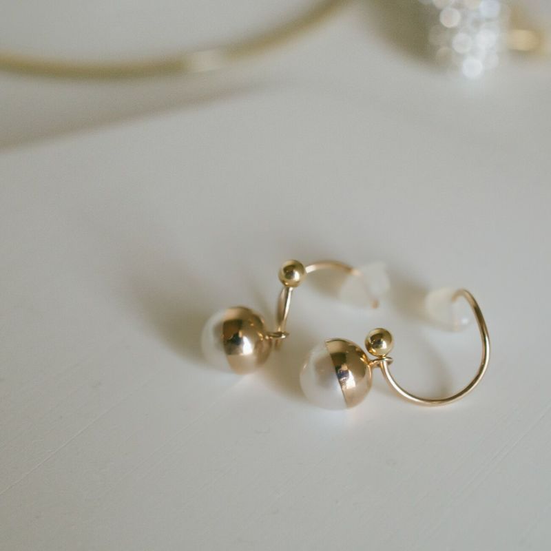 K18 Ping Gold Swirl Pearl Earrings SUZURAN -スズラン- | Ops 