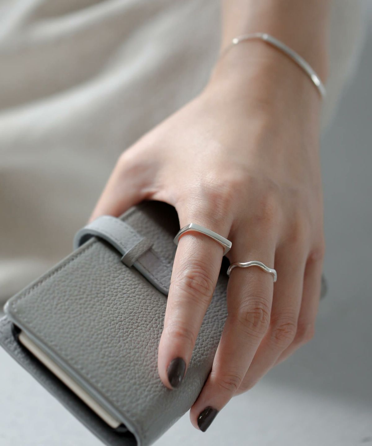 スクエア リング レディース メンズ シルバー ゴールド 【EOLOU イオル】 シルバー925 リング 太め 幅広 人差し指 18金 仕上げ k18 18k 平打ち 四角 変形 指輪 金属アレルギー 対応 レディース アクセサリー ジュエリー シンプル モード ミニマル 個性的 カジュアル