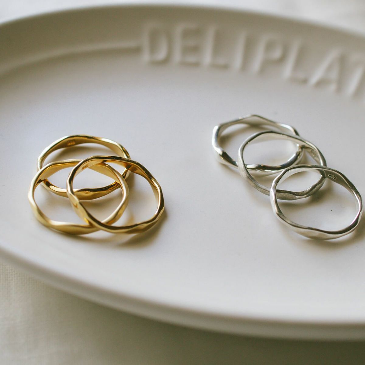 金属アレルギー 安心 3連 シルバー925 リング シンプル 【merv メルブ】 シルバー ゴールド リング シルバーリング ゴールドリング 太め レディース 親指 人差し指 指輪 おしゃれ 18金 k18 リング ゴールド 太め 指輪 ジュエリー アクセサリー ウェーブ 波 指輪 重ね付け