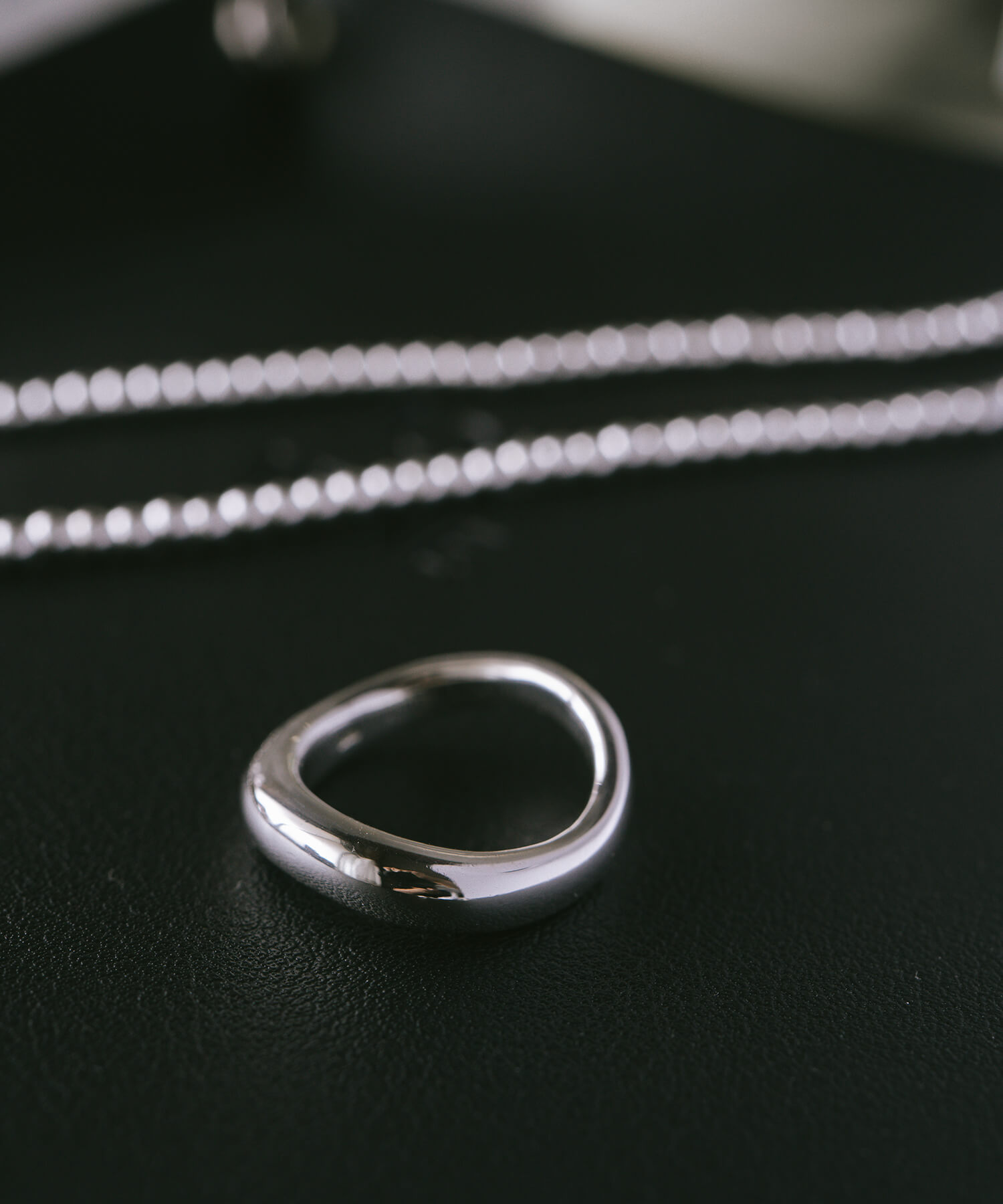 シルバーリング シンプル 【ULUA ウルア】 ウェーブ クラシック バンドリング 人差し指 指輪 レディース silver925 リング 925silver シルバー925 デザインリング カジュアル フォーマル 金属アレルギー 安心 ジュエリー アクセサリー 地金 指輪 重ね付け おしゃれ