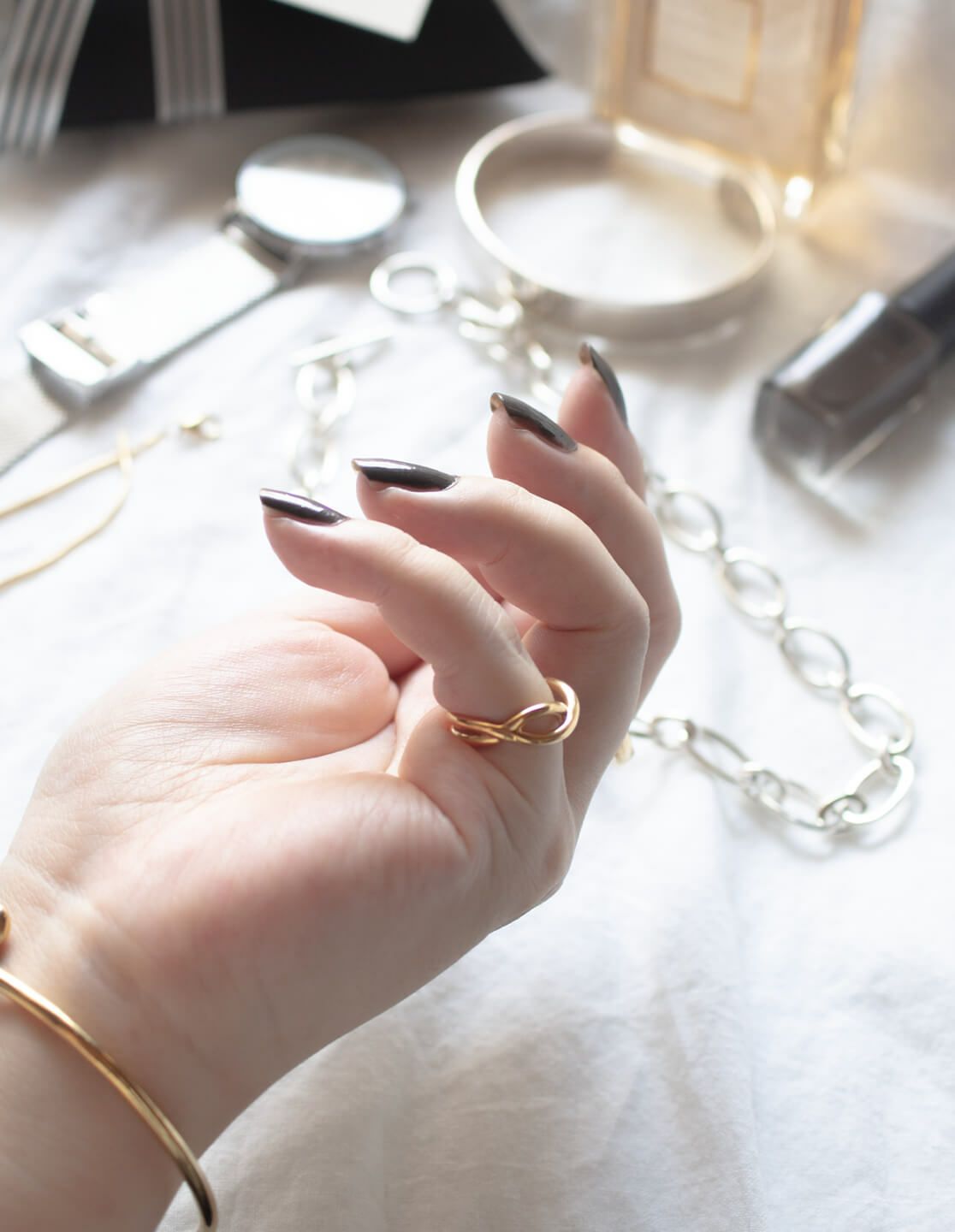 クロス イヤーカフ 大ぶり シルバー イヤカフ 金属アレルギー対応 【XIRA エクシラ】 イヤーカフ 18 金 仕上げ イヤーカフ シルバー925 かっこいい メンズ 片耳用 ゴールド シルバー ニッケルフリー 安心 重ね付け レディース イヤーカフス イヤリング ピンキーリング