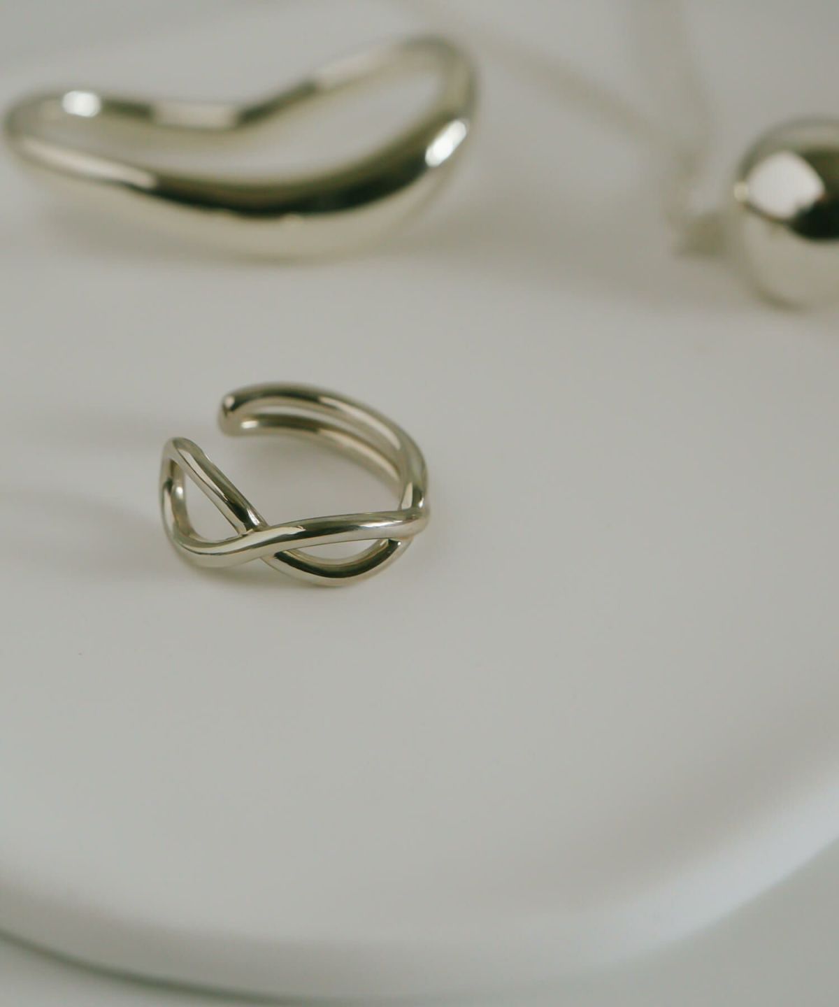 クロス イヤーカフ 大ぶり シルバー イヤカフ 金属アレルギー対応 【XIRA エクシラ】 イヤーカフ 18 金 仕上げ イヤーカフ シルバー925 かっこいい メンズ 片耳用 ゴールド シルバー ニッケルフリー 安心 重ね付け レディース イヤーカフス イヤリング ピンキーリング