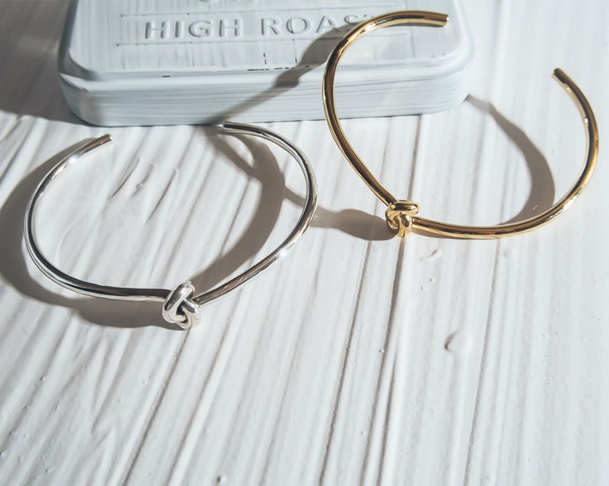 シルバー925 バングル ゴールド K18仕上げ ノットバングル 【OBLIGA オブリガ】 金属アレルギー対応 シルバー925 結び目 silver925 18kコーティング 太さ2mm 全2色 バングル 大人 可愛い おしゃれ