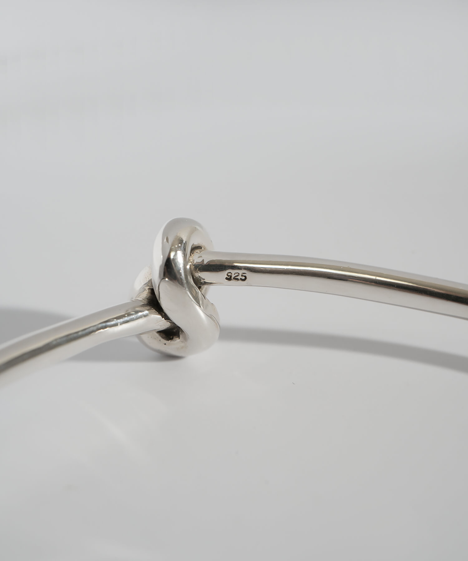 シルバー925 バングル ゴールド K18仕上げ ノットバングル 【OBLIGA オブリガ】 金属アレルギー対応 シルバー925 結び目 silver925 18kコーティング 太さ2mm 全2色 バングル 大人 可愛い おしゃれ