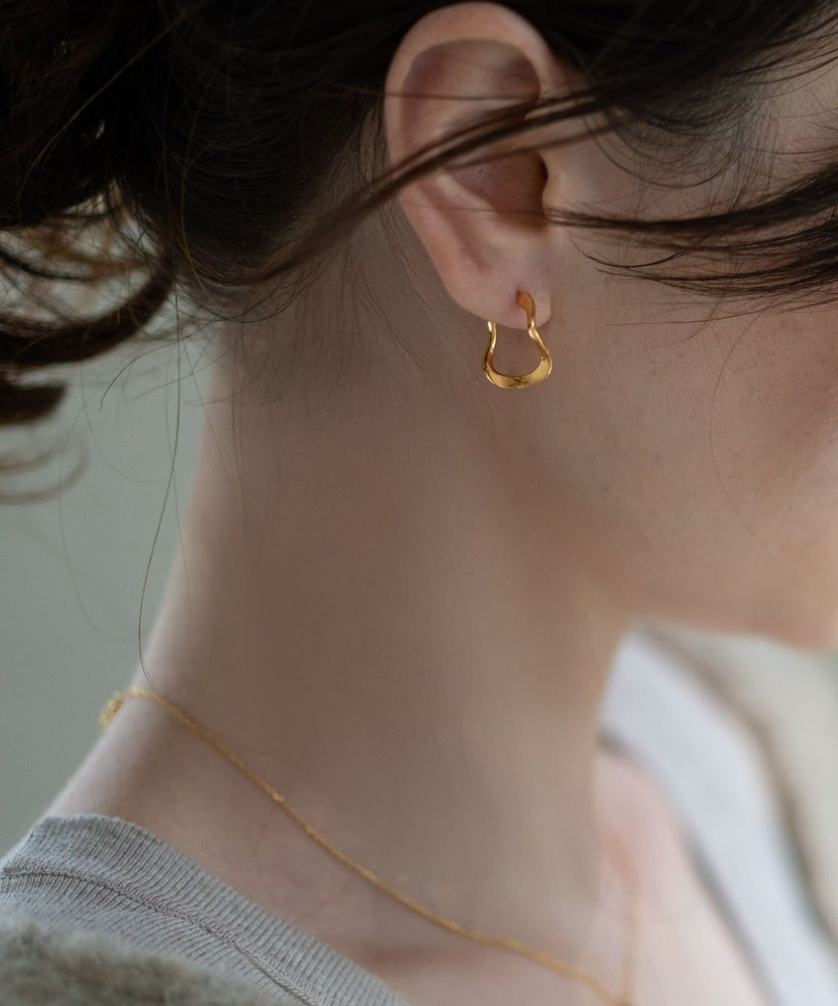 【ドラマ衣装協】 ピアス 大ぶり 力波 ウェーブ 金属アレルギー 対応 シルバー925 キャッチ 18k 18金 仕上げ 【 PIELE ピエル】 フープ ピアス 小さめ 小さい ゴールド ピアス スパイラル k18 両耳 メンズ レディース アクセサリー ブランド シンプル 大人可愛い おしゃれ