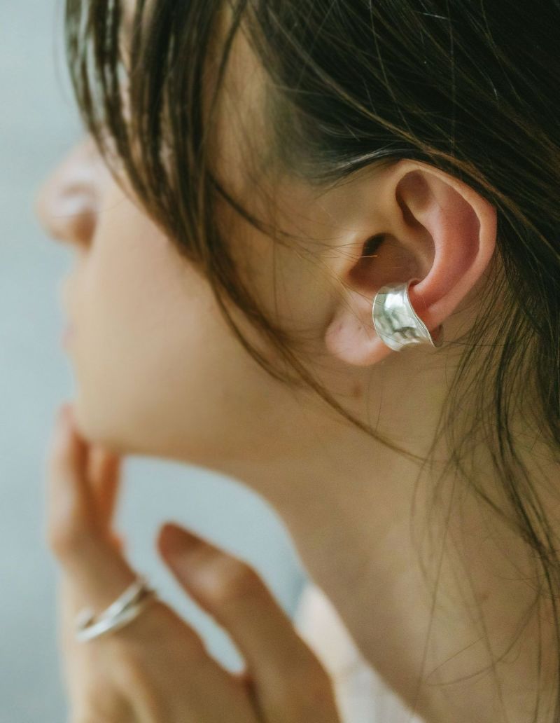 Silver925 Wide Concave Ear Cuff GOLDA -ゴルダ- | Ops.(オプス)公式 ...