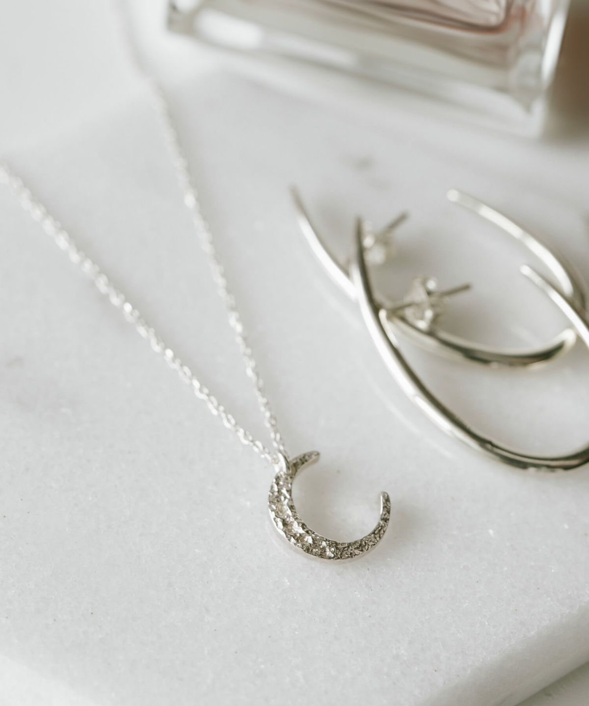 三日月 月 ネックレス レディース 50代 シンプル シルバー ネックレス 【Luneve ルネーブ】 クレセント ムーン 金属アレルギー対応 シルバー925 silver925 たたき 小豆チェーン 長さ48cm 51cm おしゃれ 大人 可愛い