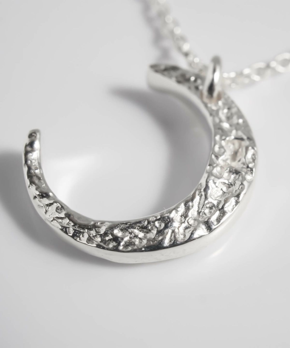 三日月 月 ネックレス レディース 50代 シンプル シルバー ネックレス 【Luneve ルネーブ】 クレセント ムーン 金属アレルギー対応 シルバー925 silver925 たたき 小豆チェーン 長さ48cm 51cm おしゃれ 大人 可愛い