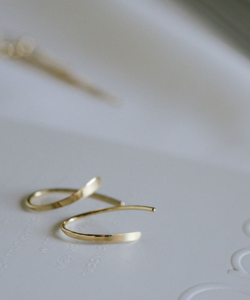 K10 10金 10k ピアス フープピアス つけっぱなしピアス 【日本製・甲府ブランド】 10K ピアス フープ つけっぱなし 小さめ 10金 金属アレルギー 対応 レディース ジュエリー アクセサリー プレゼント フープピアス フックピアス 揺れる ラインピアス カジュアル おしゃれ セカンドピアス