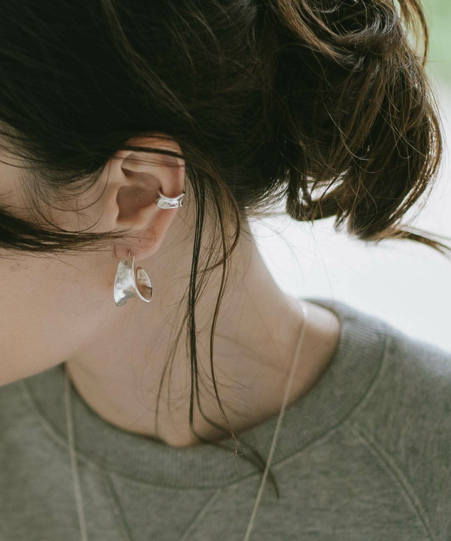 【訳ありアウトレット品】★通常価格→アウトレット価格【雑誌掲載アイテム】シルバー925 大ぶり フープピアス 【CORNETTO コルネ】 変色防止仕上げ 両耳用 silver925 内反り 金属アレルギー 安心 ピアス レディース ジュエリー アクセサリー キャッチピアス おしゃれ