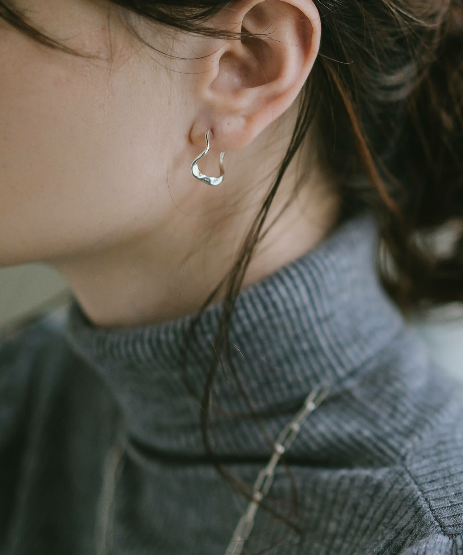 【訳ありアウトレット品】★通常価格→アウトレット価格 シルバー925 ピアス ウェーブ【 PIELE ピエル】 シルバー ゴールド ピアス Silver925 18K仕上げ 金属アレルギー対応 両耳用 フープピアス ピアス レトロ おしゃれ