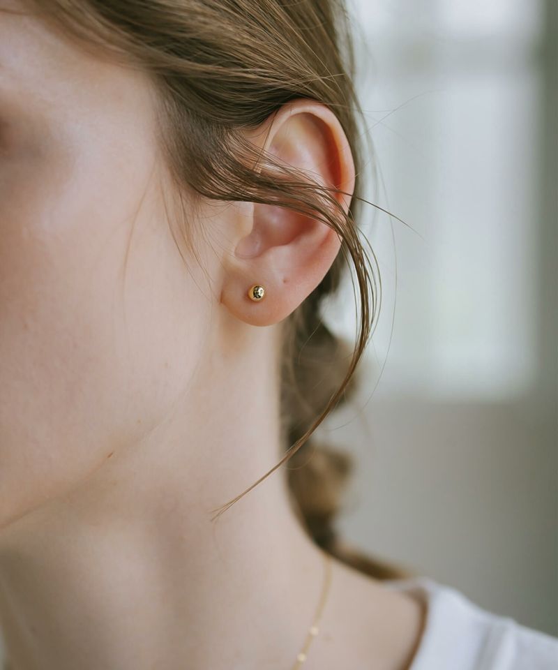 K18 Tiny Studs Earrings MOLLICA -モリカ- | Ops.(オプス)公式 K18 Tiny Studs Earrings MOLLICA -モリカ- | Ops.(オプス)公式