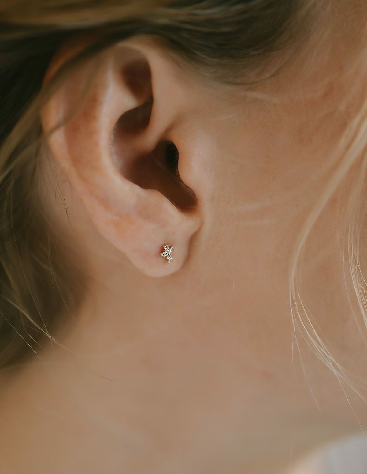 10k ピアス つけっぱなし 小さめ 天然ダイヤ 【MELE メレシリーズ】 ホースシュー クロス レディース ゴールド 10金 金属アレルギー 対応 レディース ジュエリー アクセサリー ピアス キャッチ k10 ダイヤモンドピアス