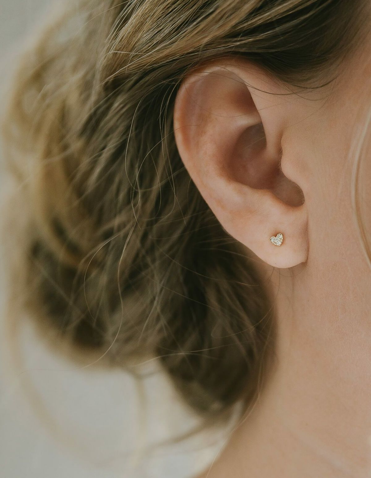 10k ピアス つけっぱなし 小さめ 天然ダイヤ 【MELE メレシリーズ】 ホースシュー クロス レディース ゴールド 10金 金属アレルギー 対応 レディース ジュエリー アクセサリー ピアス キャッチ k10 ダイヤモンドピアス