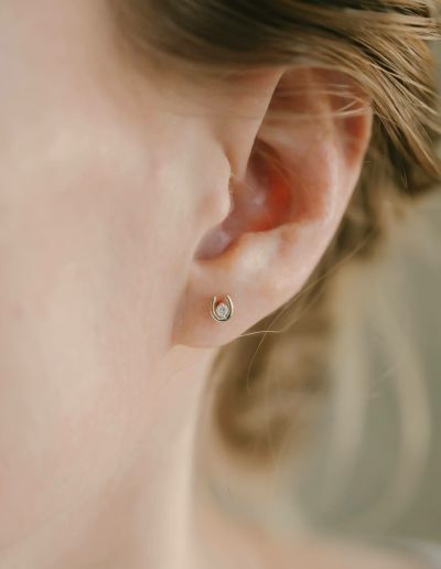 Tiny Diamond Motif Gold Pierce PETALALA -ペタララ- | Ops.(オプス