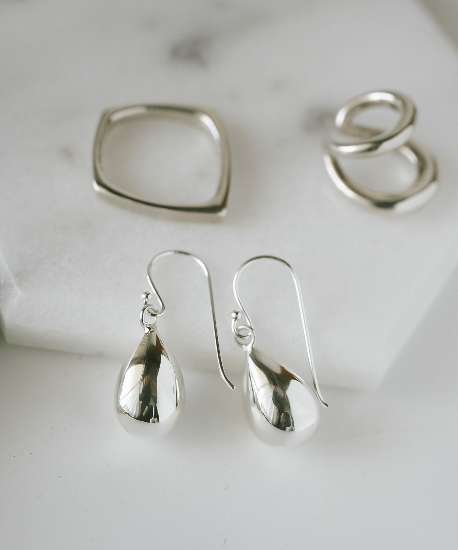 ドロップ ピアス フックピアス 金属アレルギー 18k シンプル 【QUATRA カトラ】 ピアス ティアドロップ シルバー925 大ぶり 大きめ k18 ゴールド仕上げ Silver925 しずく 雫 カジュアル おしゃれ