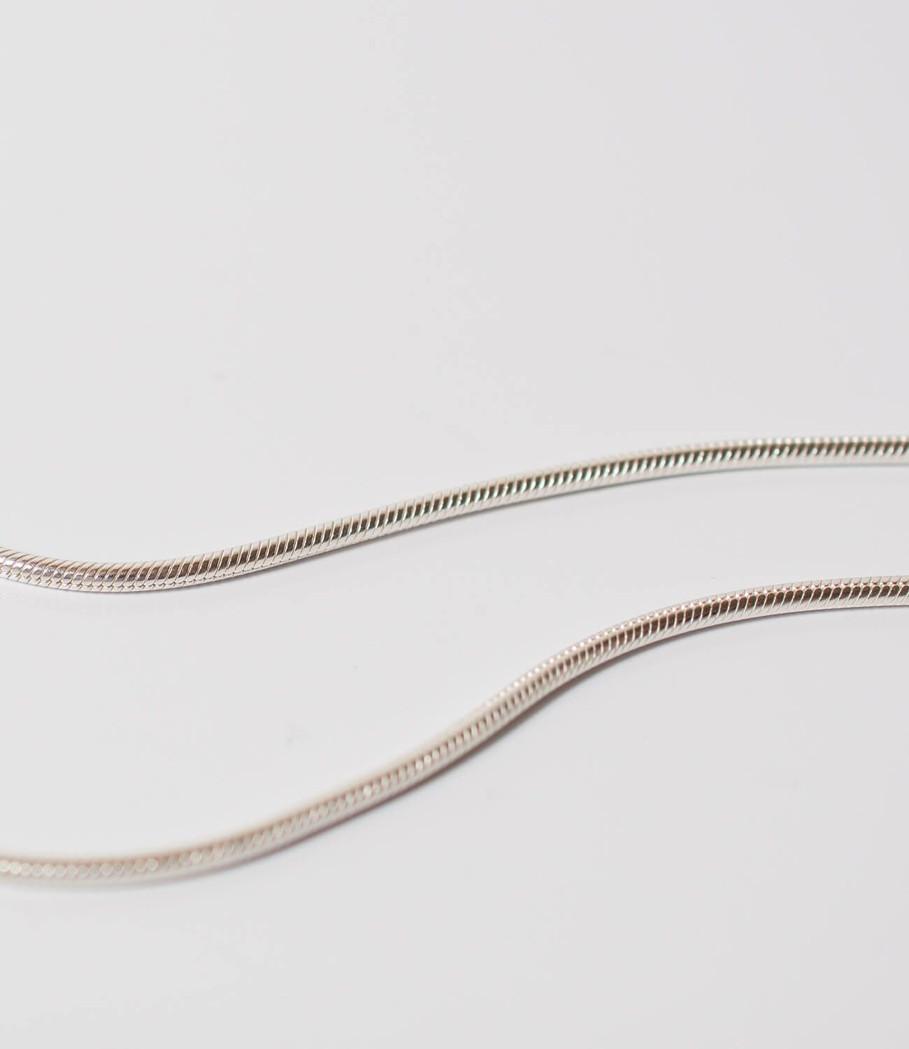 【訳ありアウトレット品】★通常価格→アウトレット価格 シルバー925 スネークチェーン ネックレス 1.6mm シンプル 【VENEC ベネック 】 滑らか 華奢 レディース チェーンネックレス 金属アレルギー 安心 アクセサリー