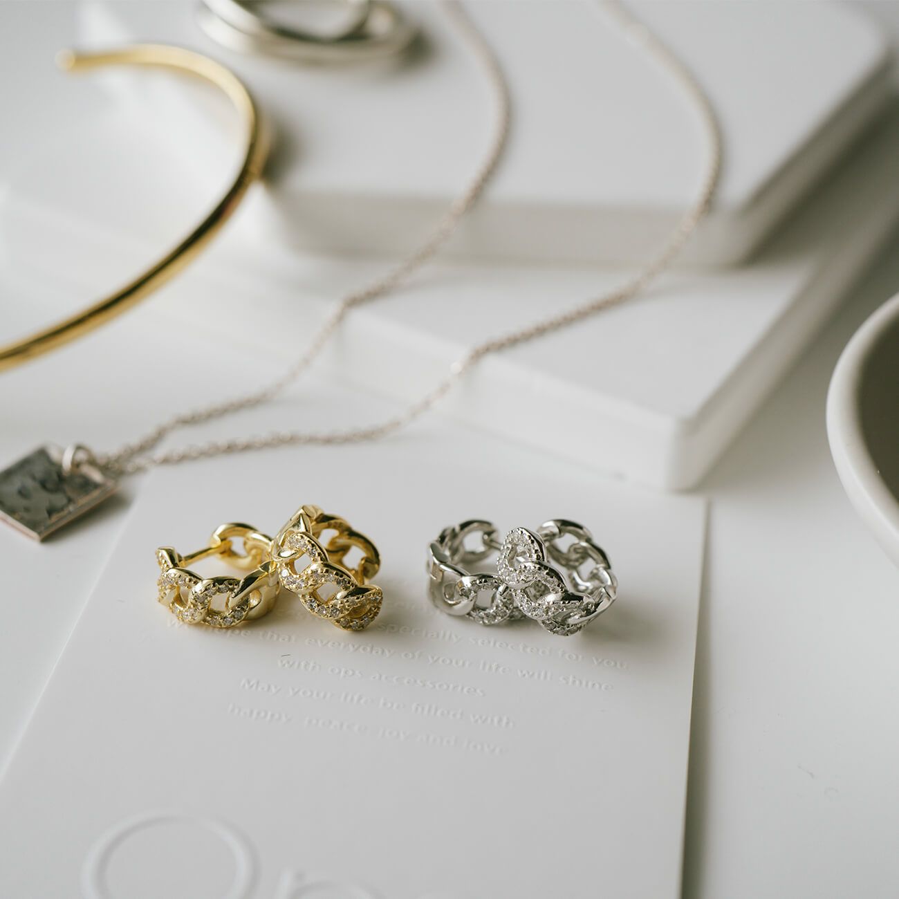 金属アレルギー対応ピアスフープ小さめジルコニア【kyklos-chainキクロス・チェーン】シルバー925フープピアス18K仕上げシルバーピアスゴールドk18小ぶりピアスSilver92518金ニッケルフリーピアスシンプルレディースキラキラ