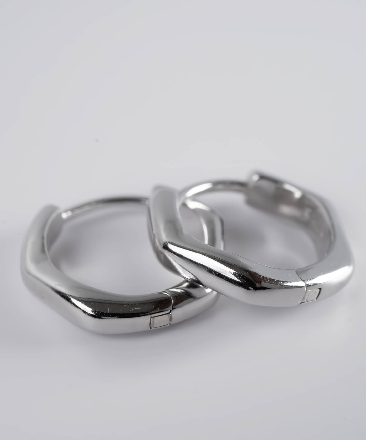 金属アレルギー対応ピアスフープ小さめ【kyklos-waveキクロス・ウェーブ】幾何学ウェーブピアス18k仕上げフープ中折れ式シルバー925フープピアスシルバーゴールドk18小ぶりピアス18金六角ニッケルフリーシンプルピアスレディース