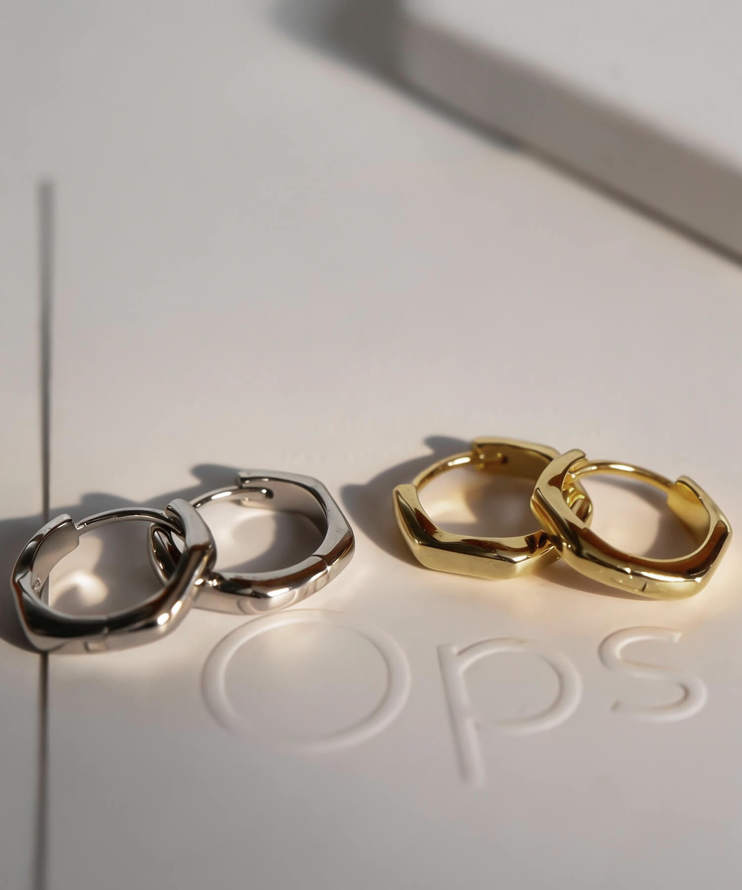 金属アレルギー対応ピアスフープ小さめ【kyklos-waveキクロス・ウェーブ】幾何学ウェーブピアス18k仕上げフープ中折れ式シルバー925フープピアスシルバーゴールドk18小ぶりピアス18金六角ニッケルフリーシンプルピアスレディース