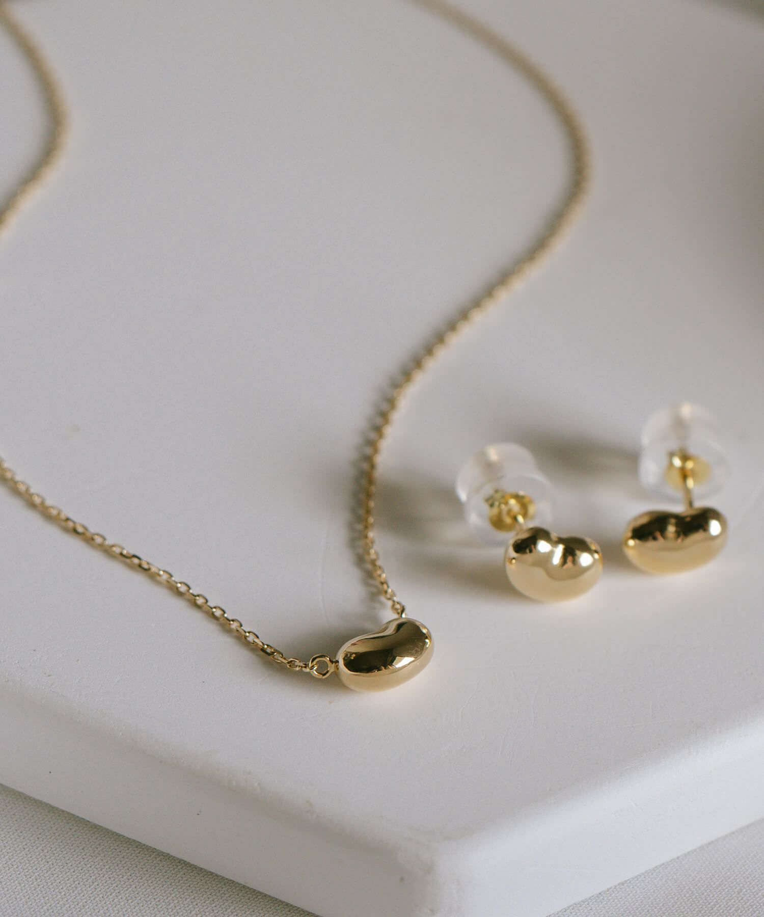 18kネックレスチェーンイエローゴールド【MOLLICAモリカ】18金金属アレルギー対応レディースジュエリーネックレスアクセサリーk18クリスマスギフト女性プレゼント大人カジュアルおしゃれシンプルぷっくりハートエッグモチーフ楕円