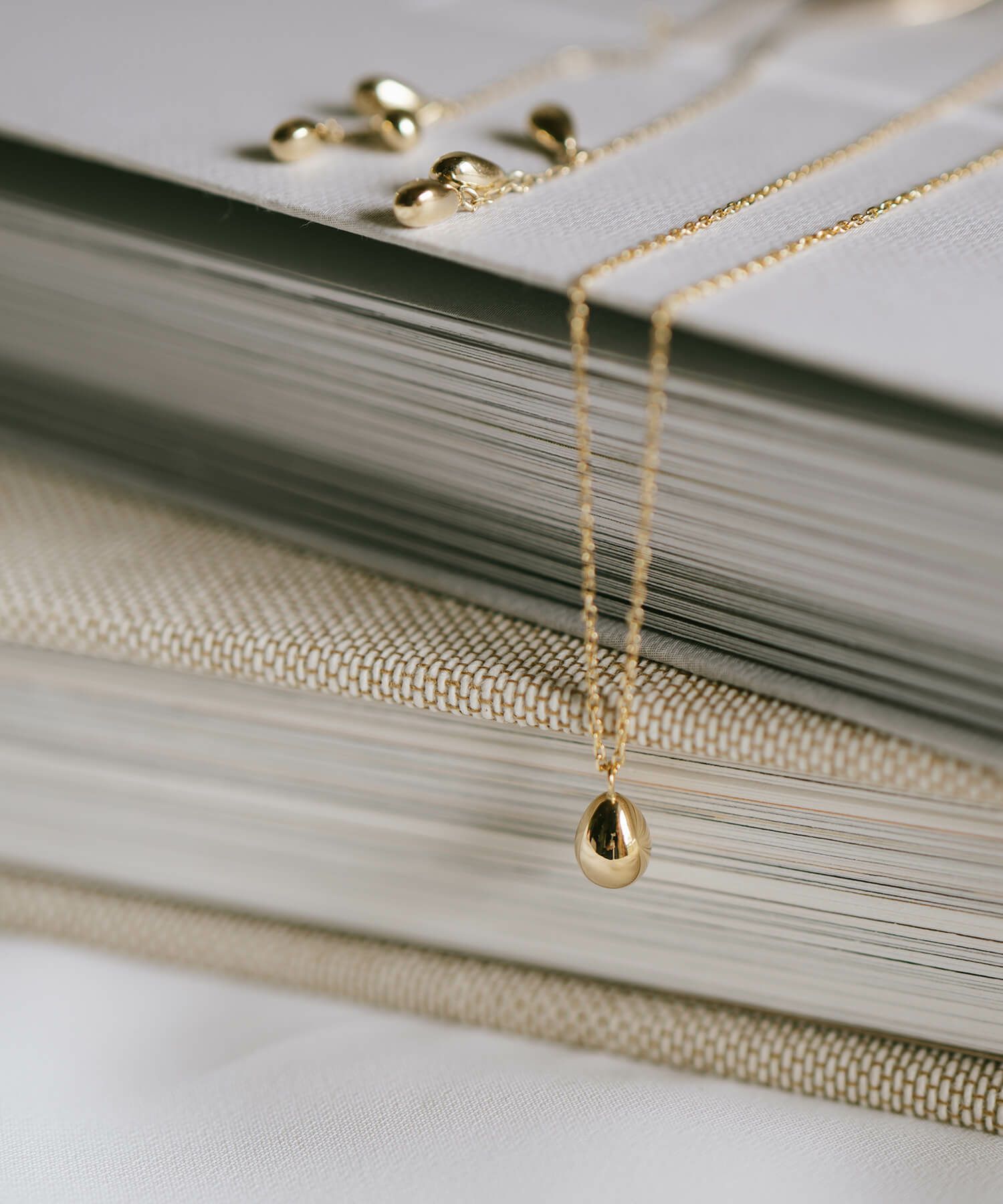 18kネックレスチェーンイエローゴールド【MOLLICAモリカ】18金金属アレルギー対応レディースジュエリーネックレスアクセサリーk18クリスマスギフト女性プレゼント大人カジュアルおしゃれシンプルぷっくりハートエッグモチーフ楕円