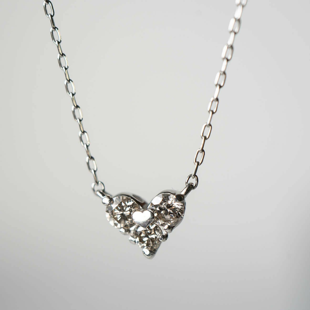18kネックレスチェーンプラチナダイヤモンドトップ【majerta-nkマジェルタ】18金金属アレルギー対応レディースジュエリーダイヤハートネックレスゴールドシルバーアクセサリーk18クリスマスギフト女性プレゼント大人カジュアルおしゃれシンプル
