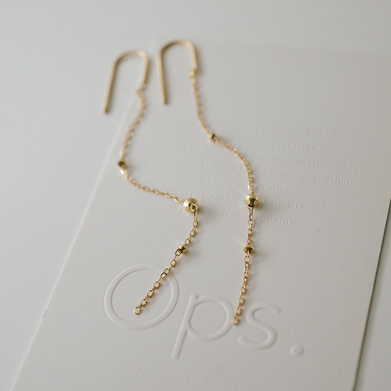 ピアス金属アレルギーゴールド18k18金【ariadne-points-peアリアドネ・ポワン】チェーンピアス揺れるk18イエローゴールドフックピアス細い極細華奢シンプルトレンドレディースジュエリーアクセサリー上品流行スタイリッシュ