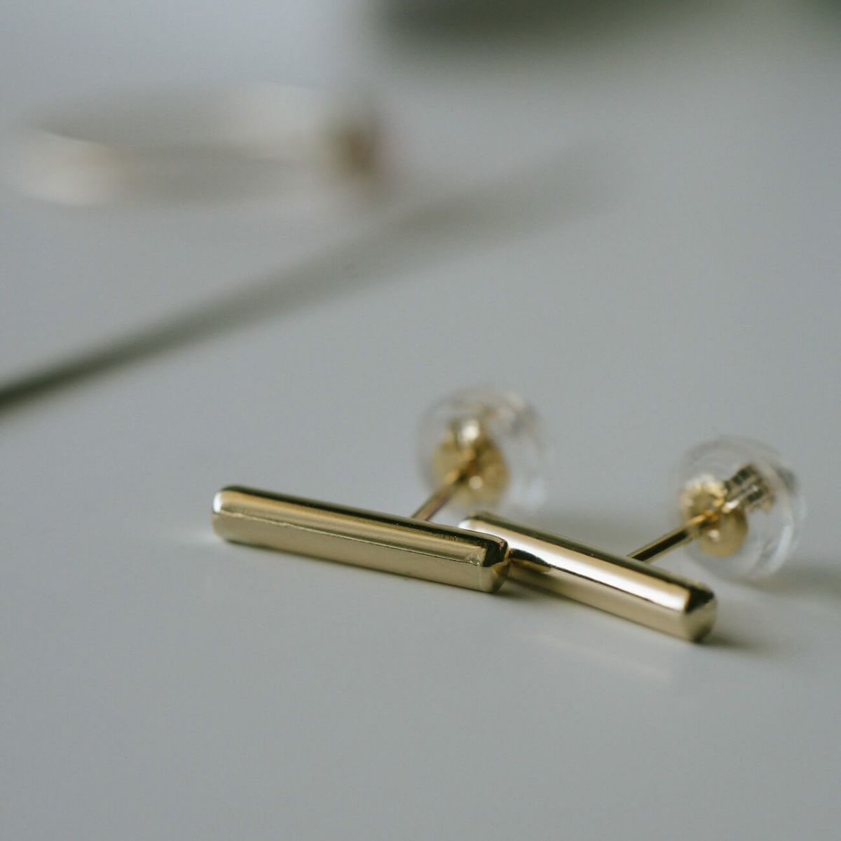 18kつけっぱなしピアス金属アレルギーキャッチ【silpha-peシルファ】k1818金ピアスゴールド小さめ小ぶり小さいシンプルイエローゴールド上品繊細エレガント可愛いカジュアルフォーマルレディースジュエリーアクセサリー