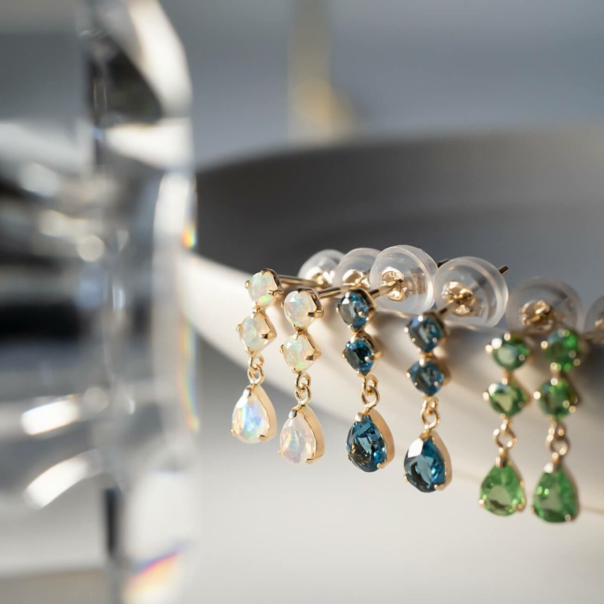 3連ピアス揺れる天然石金属アレルギー対応【tresor-trois-peトレゾール・トロワ】ピアス10K10金k10オパールブルートパーズグリーンガーネット小さめピアス小ぶりピアスエレガントかわいい石パワーストーンお守り繊細