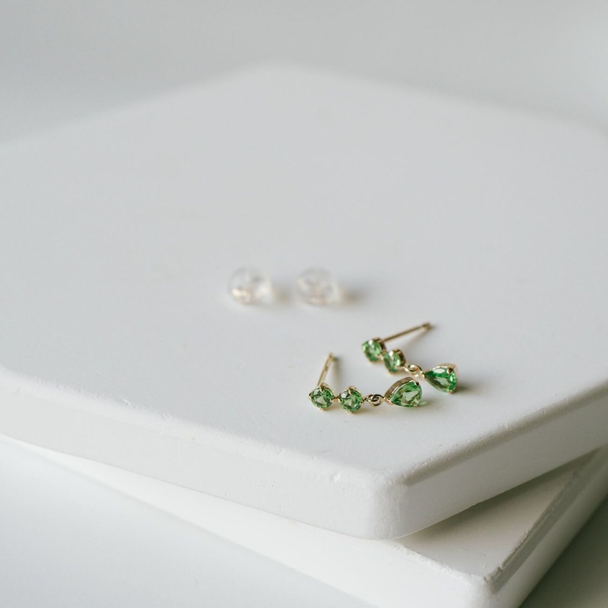 3連ピアス揺れる天然石金属アレルギー対応【tresor-trois-peトレゾール・トロワ】ピアス10K10金k10オパールブルートパーズグリーンガーネット小さめピアス小ぶりピアスエレガントかわいい石パワーストーンお守り繊細