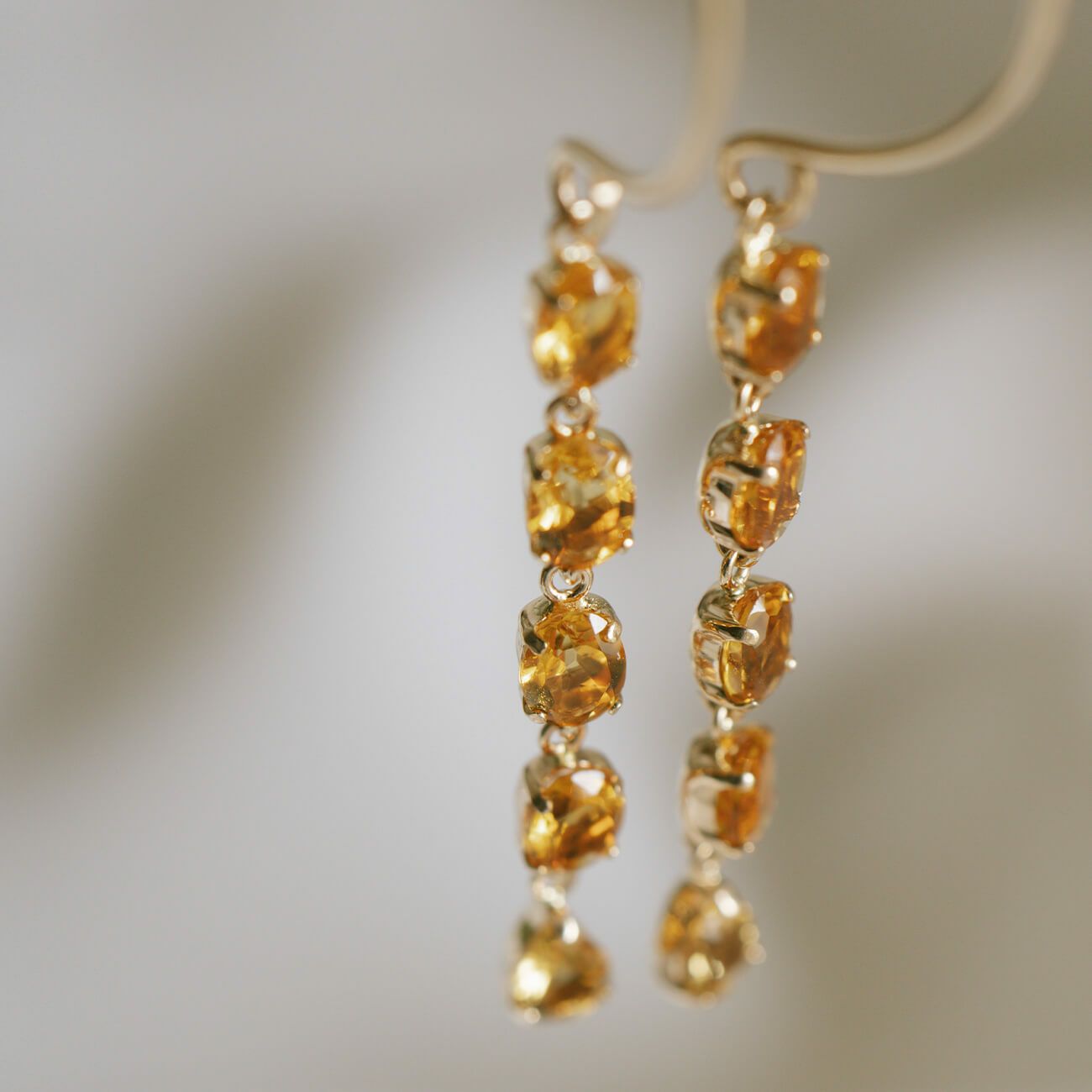 5連 ピアス 揺れる かわいい 天然石 【tresor-cinq トレゾール・サンク