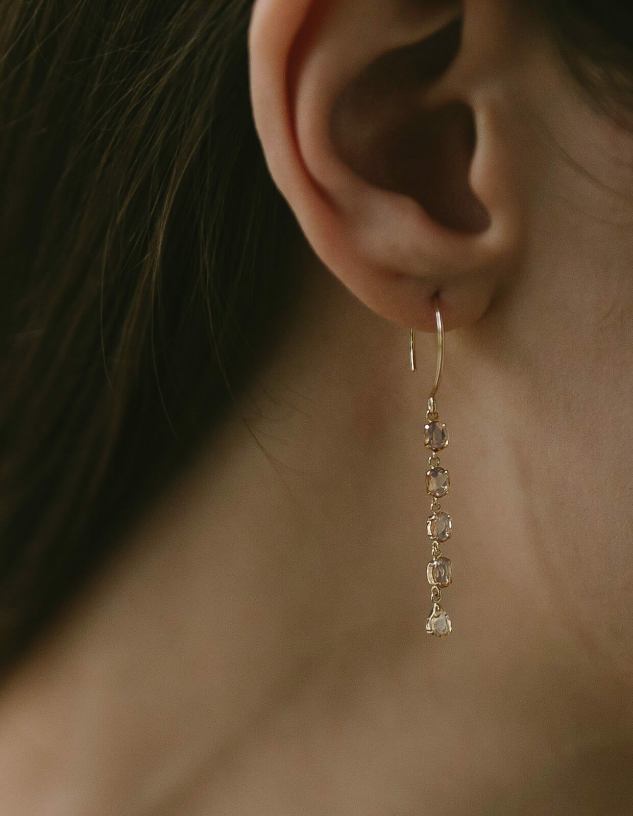 5連 ピアス 揺れる かわいい 天然石 【tresor-cinq トレゾール・サンク