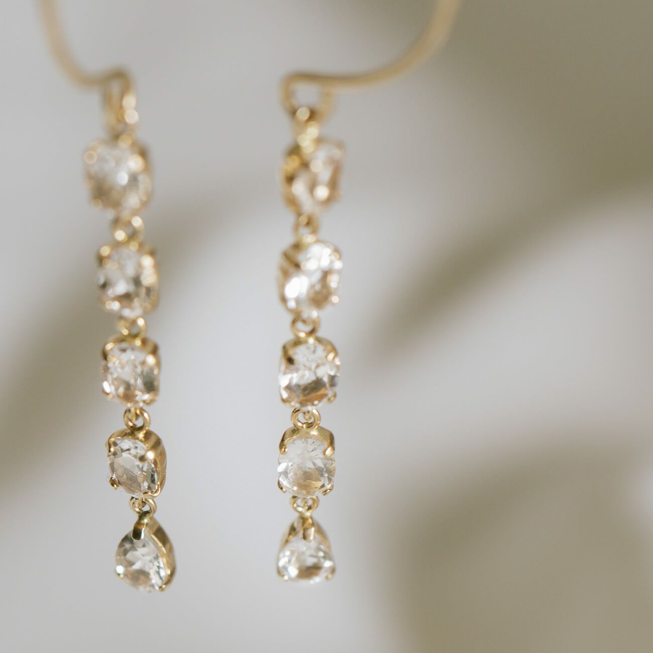 5連ピアス揺れるかわいい天然石金属アレルギー対応【tresor-cinq-peトレゾール・サンク】ピアス10K10金k10ホワイトトパーズシトリン小さめピアス小ぶり大人おしゃれピアスシンプル小さい誕生石エレガント石パワーストーンお守り繊細