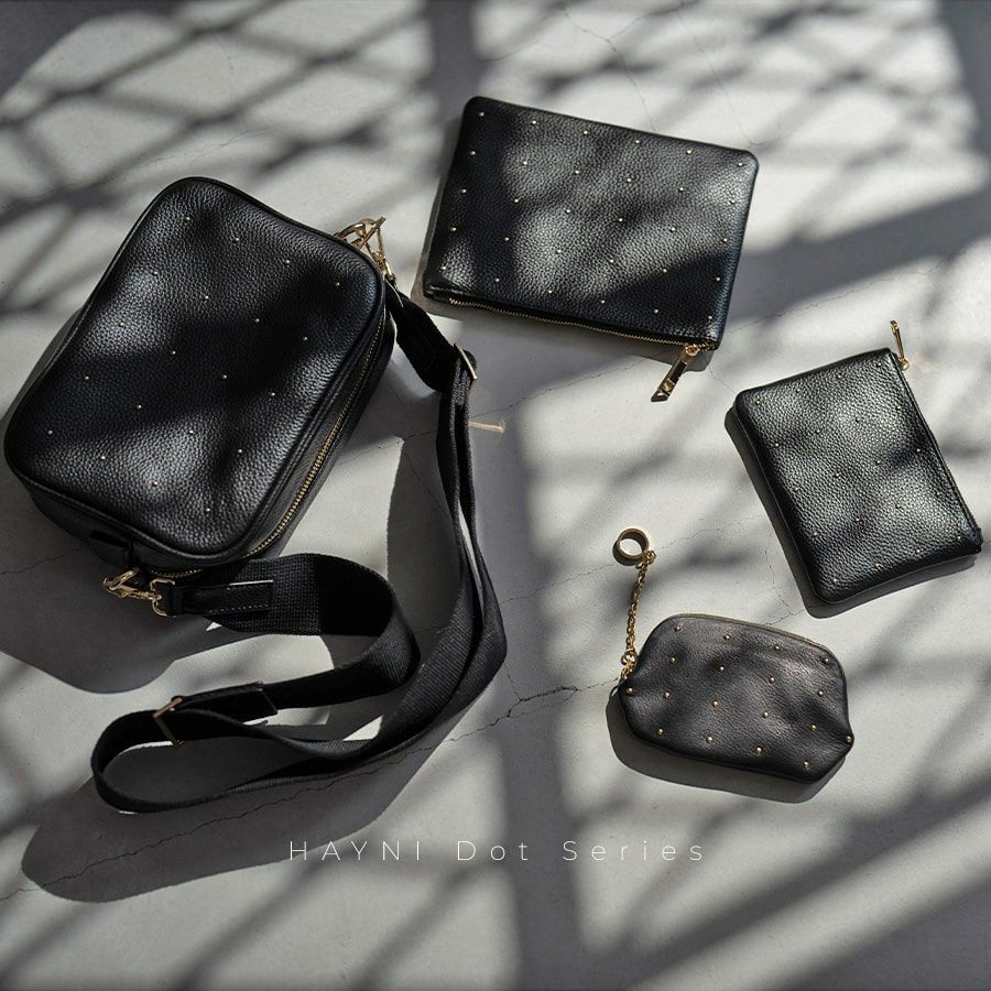ポーチレディース大人本革牛革レザーポーチドット水玉スタッズ上品【DotleatherpouchドットレザーポーチMサイズ】スクエアかわいいおしゃれ通勤通学旅ギフトプレゼントブランドHAYNIヘイニ