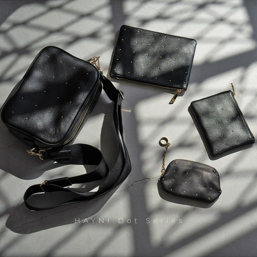 ポーチレディース大人本革牛革レザーポーチドット水玉スタッズ上品【DotleatherpouchドットレザーポーチSサイズ】スクエアかわいいおしゃれ通勤通学旅ギフトプレゼントブランドHAYNIヘイニ