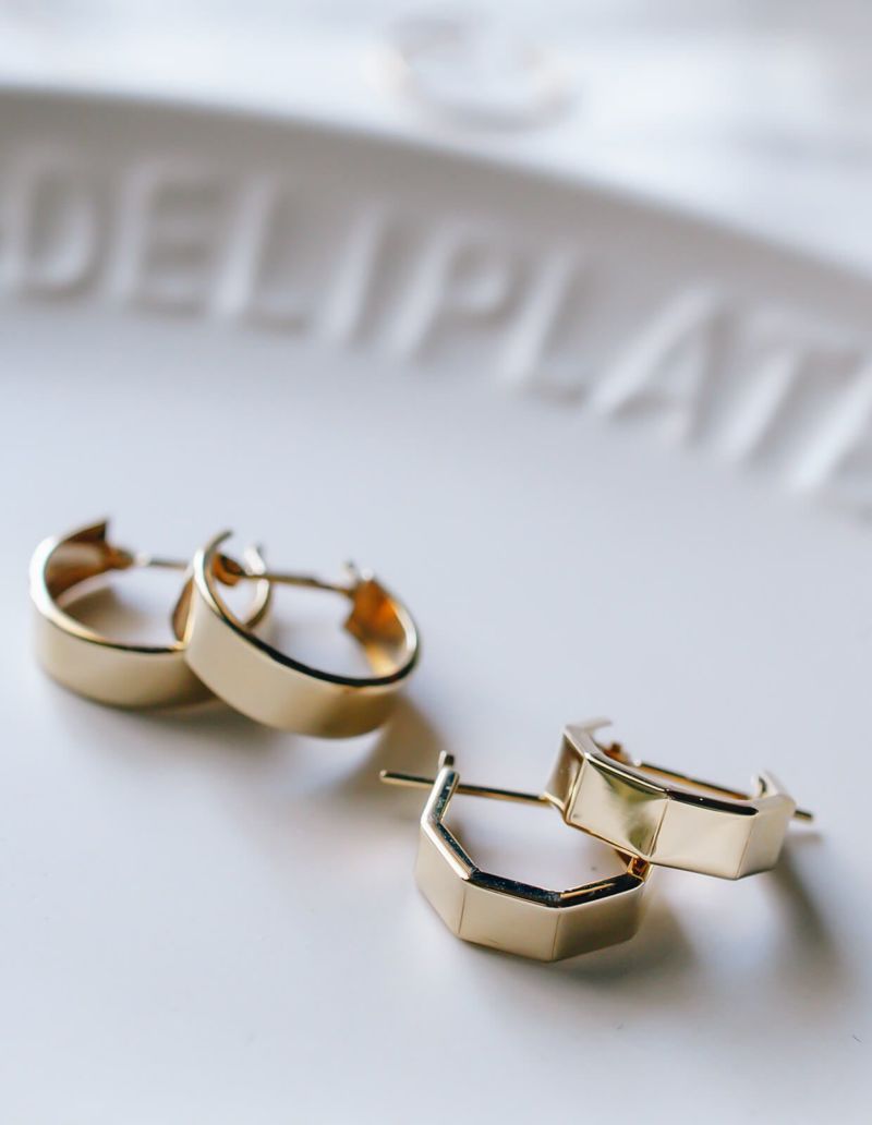 K10 Huggie Hoop Earrings SOLUA -ソルア- | Ops.(オプス)公式ストア