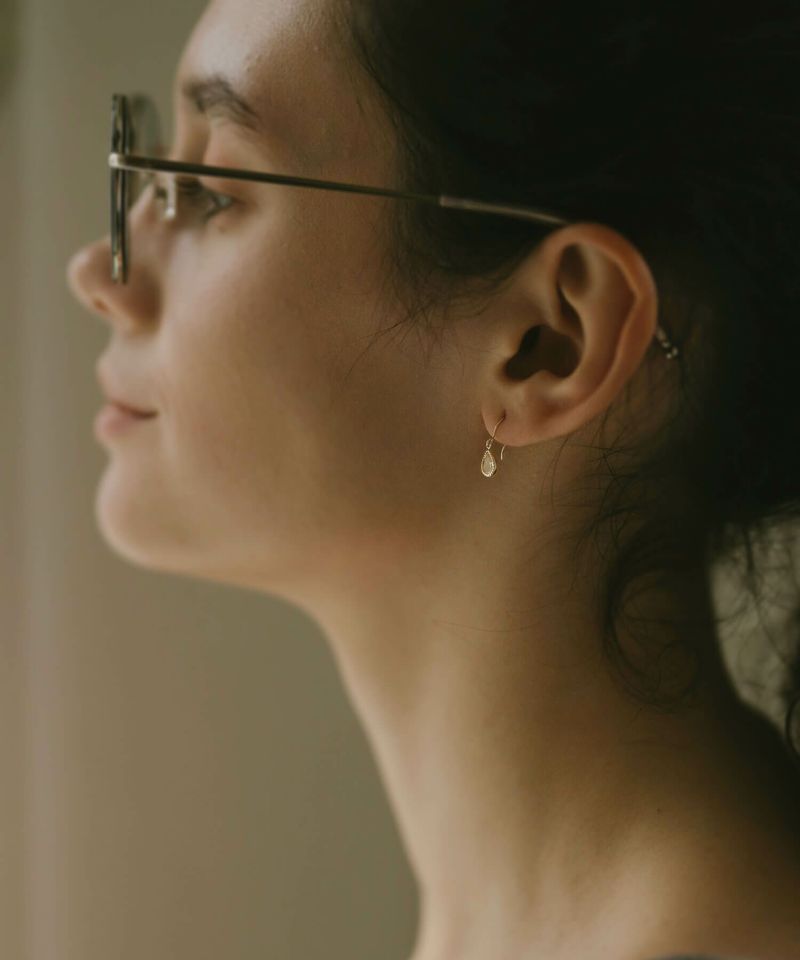 ピアス揺れるかわいい天然石金属アレルギー対応【terra-solze-peテラ・ソルゼ】ピアス10K10金k10ホワイトトパーズオパール小さめピアス小ぶり大人おしゃれピアスシンプル小さい誕生石エレガント石パワーストーンお守り繊細