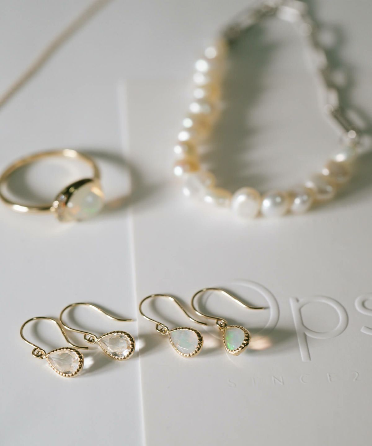 ピアス揺れるかわいい天然石金属アレルギー対応【terra-solze-peテラ・ソルゼ】ピアス10K10金k10ホワイトトパーズオパール小さめピアス小ぶり大人おしゃれピアスシンプル小さい誕生石エレガント石パワーストーンお守り繊細