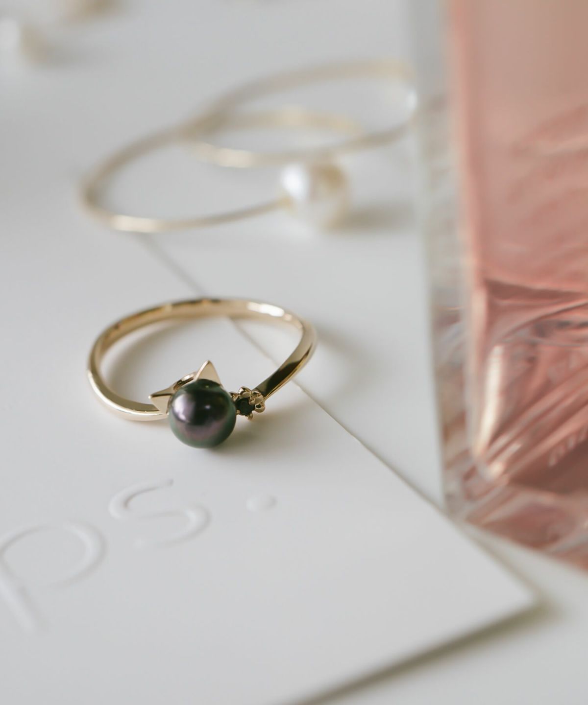 【売上を医学研究寄付】猫パールリングレディースK10ゴールド【fortuna-cat-rフォルトゥナ・キャットリング】淡水パールアコヤ真珠黒真珠ダイヤモンドアミュレット真珠パールかわいい大人可愛いアクセサリーネコねこグッズ猫雑貨プレゼント