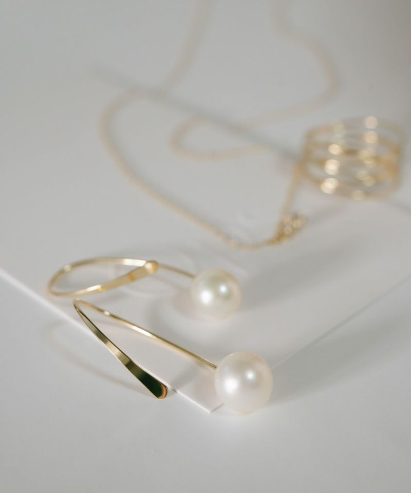 【もれなく淡水パールキャッチプレゼント】18kピアスフープ揺れるプラチナ【gouccia-middleゴーチャ・ミドル】18金ピアスk18ピンクゴールド金属アレルギー対応レディースジュエリーアクセサリーフープピアスフックピアス大きめおしゃれ人気ピアス18k