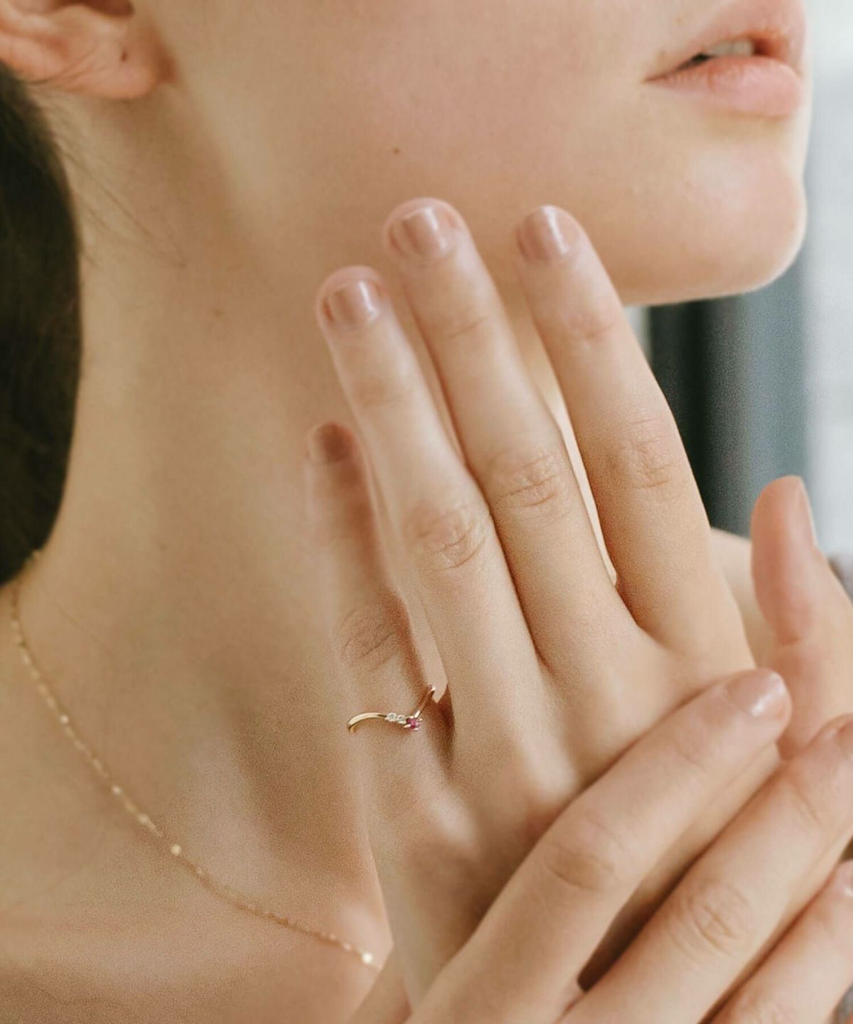 リング天然石カラーストーン指輪k10華奢【terra-kladiaテラ・クラディア】Vシェイプゴールド10kエメラルドルビーリング重ねづけ金属アレルギー対応誕生石リングパワーストーンお守り指輪レディースおしゃれプレゼント女性誕生日30代40代50代